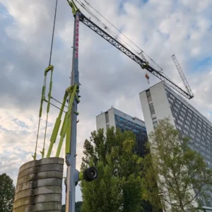 zeriav-na-stavbe-novostavby-nemocnica-banska-bystrica-topcranes